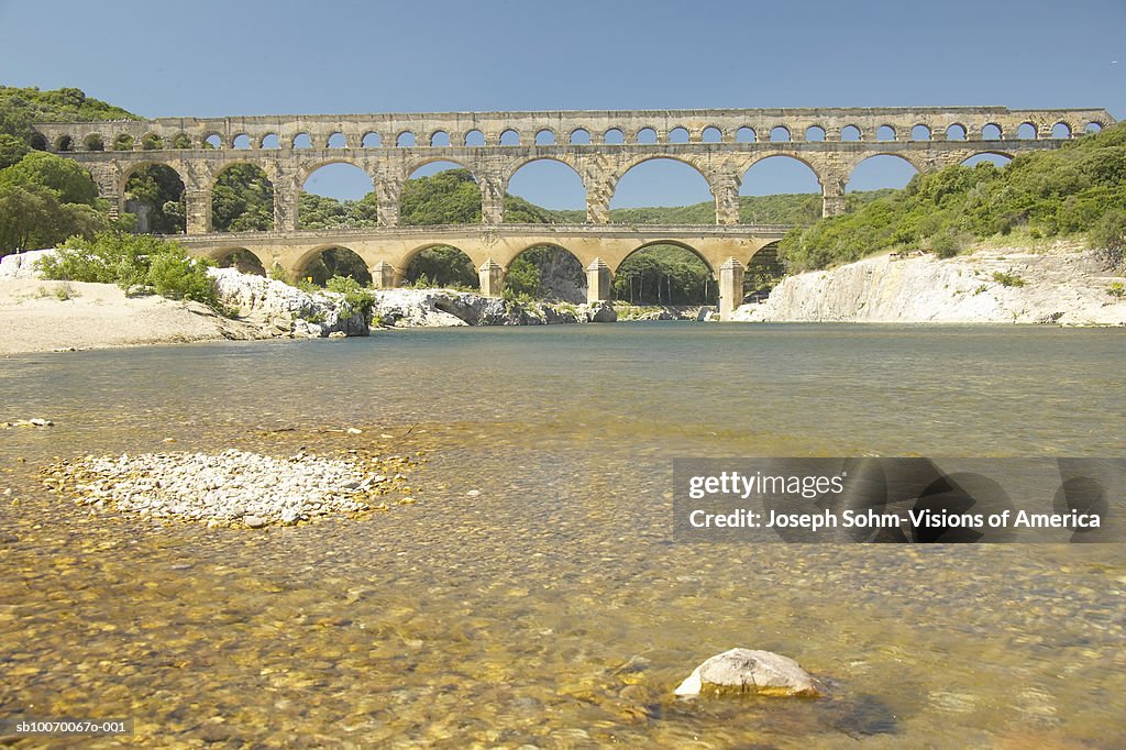 France, Languedoc-Roussillon, Nimes,  River Gard and aqueduct Pont du Gard