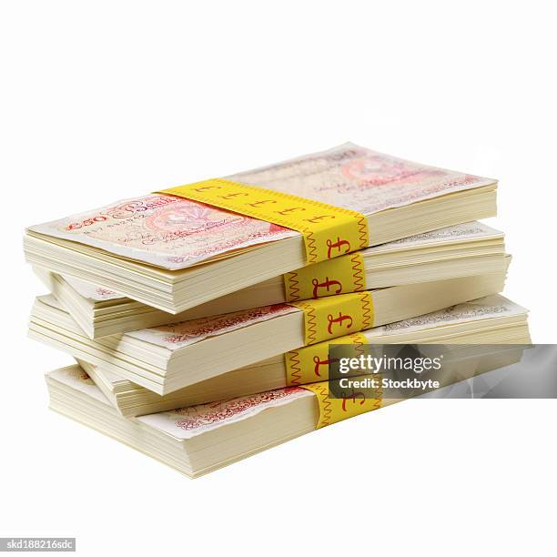 close up view of a stack of 50 pound notes - 50 pound notes stock pictures, royalty-free photos & images