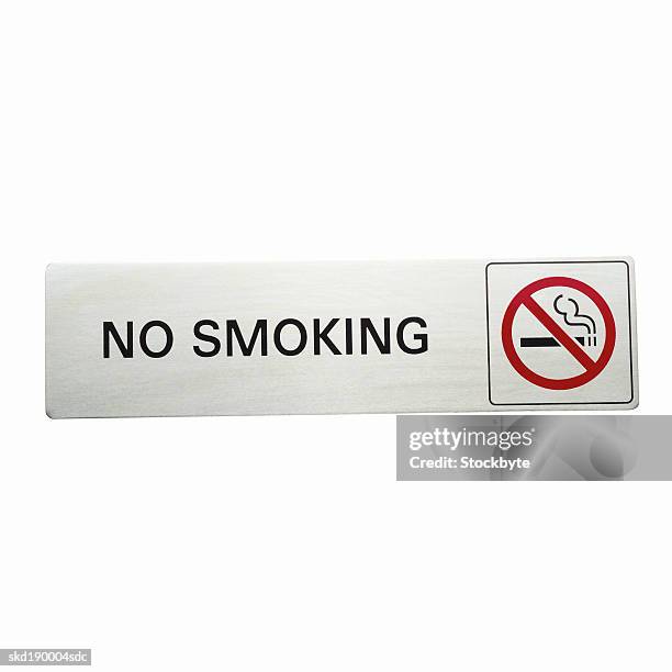 close up of a no smoking sign - no fotografías e imágenes de stock