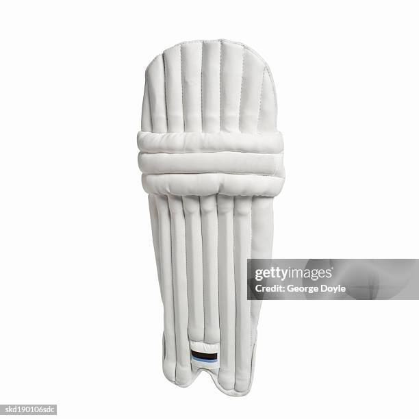 close up of a cricket leg pad - acolchado deportivo fotografías e imágenes de stock