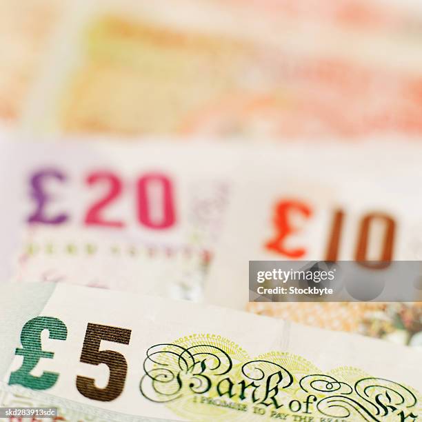 close-up of various u.k.. pound notes - tiopundsedel bildbanksfoton och bilder