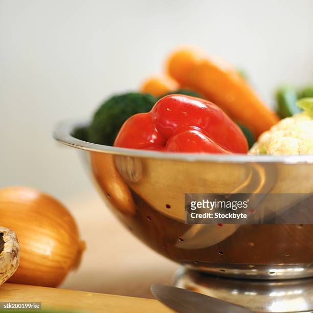 close up view of vegetables in a silver bowl - cruciferae fotografías e imágenes de stock