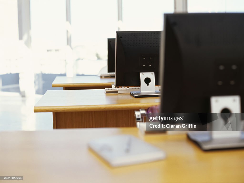Office Computer Using Computer At Desk Computer On A Desk In An Office High-Res Stock Photo - Getty Images