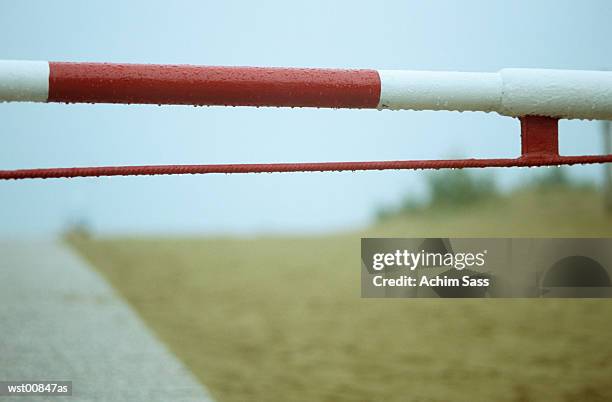 railroad crossing, close up - water form stock pictures, royalty-free photos & images