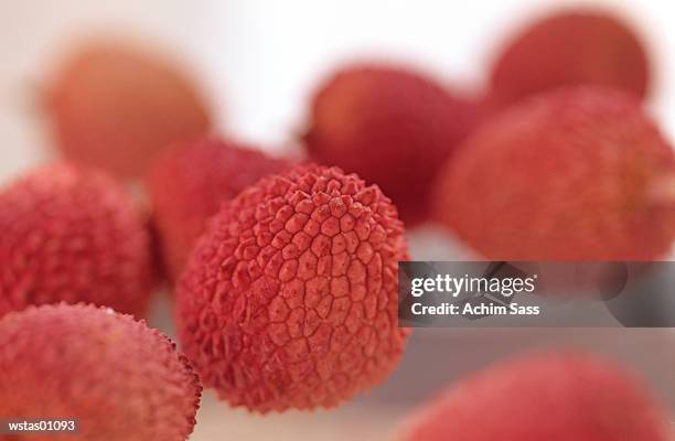 lychees, close up - close to stock-fotos und bilder