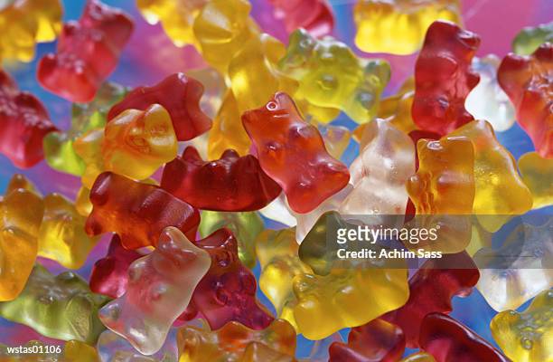 multi coloured jellybabies, traditional german sweety, close up - sweety photos et images de collection