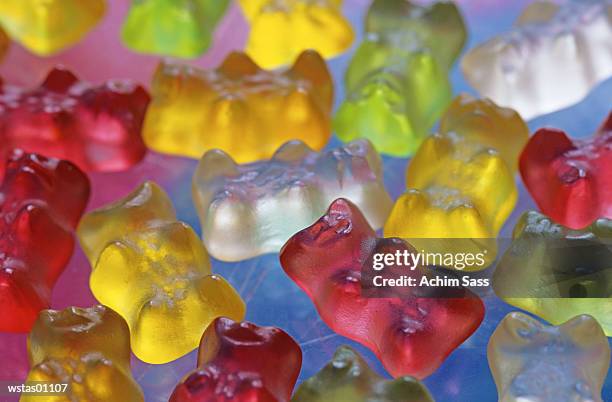 multi coloured jellybabies, traditional german sweety, close up - sweety photos et images de collection