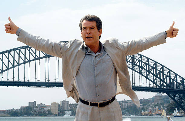 actor-pierce-brosnan-at-the-sydney-opera-house-to-promote-the-latest-picture-id160620007?k=6&m=160620007&s=612x612&w=0&h=OwFe15wwe0M9uh3JhWLsV2jrMbm5gTbrKYaSRtbqwrM=
