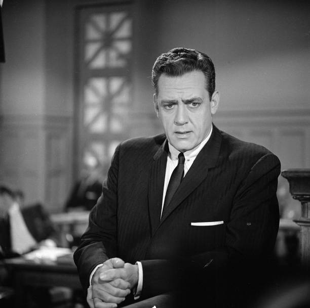 actor-raymond-burr-as-perry-mason-performs-in-a-scene-from-an-episode-picture-id96556173?k=20&m=96556173&s=612x612&w=0&h=S2_YYRVvJyIOLnTofQhjq0ze8rJCTMQuggljXH6i07s=