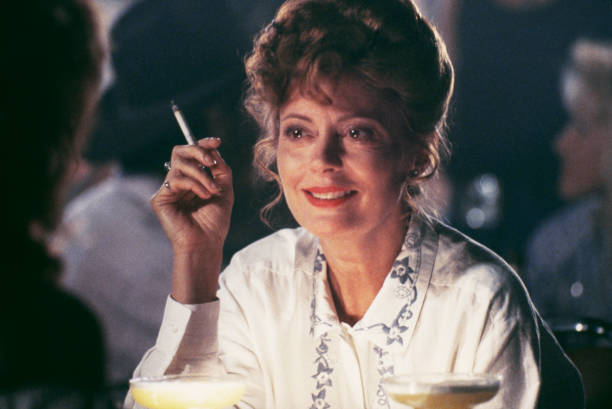 https://media.gettyimages.com/photos/actress-susan-sarandon-stars-in-the-film-thelma-and-louise-1991-picture-id107865822?k=6&m=107865822&s=612x612&w=0&h=muwm3LY7Td6At_CVx_fvGsTpOkjvA_3eHuvlkxpw96A=