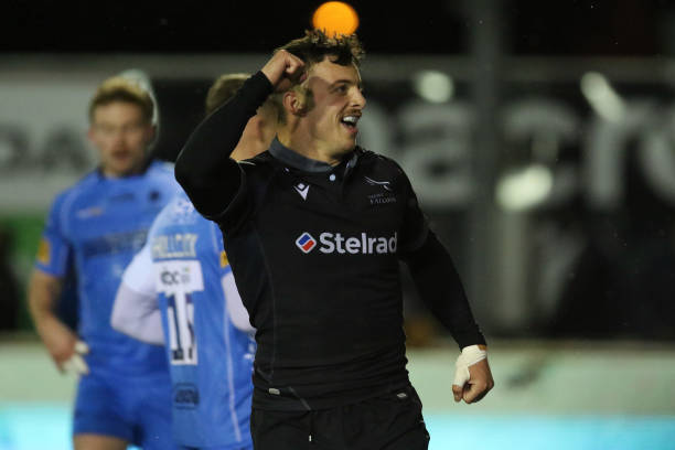 Adam Radwan of Newcastle Falcons celebrates scoring a try during the Gallagher Premiership match between Newcastle Falcons and Worcester Warriors at Kingston Park, Newcastle on Saturday 27th November 2021. (Photo by Will Matthews/MI News/NurPhoto via Getty Images)