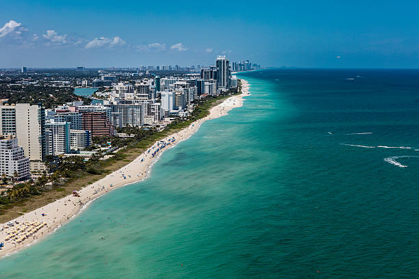 aerial view of south beach miami florida cityscape picture id643977867?k=20&m=643977867&s=612x612&w=0&h=84cDDf PzoAagkhP2ThO9A6p33c8mkUAWMXQaoHP6M0=