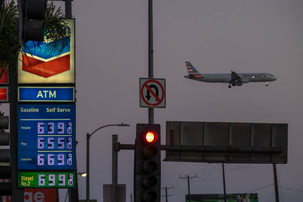 CA: Gas Prices Slightly Edge Downward Ahead Holiday Travel Weekend