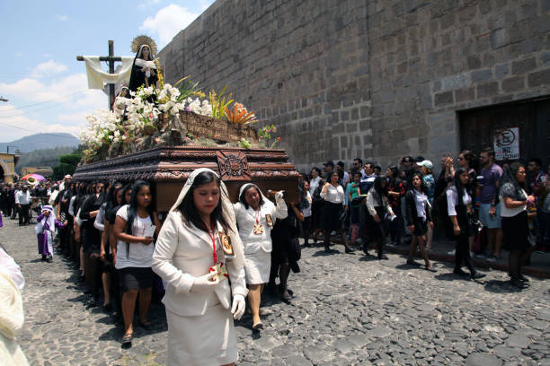 antigua, guatemala heilige week - good friday stockfoto's en -beelden