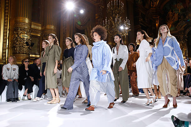 Stella McCartney : Front Row - Paris Fashion Week Womenswear Spring ...