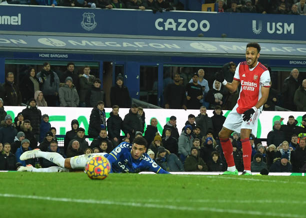 Arsenal's Pierre-Emerick Aubameyang shoots wide in the last minute of the Premier League match between Everton and Arsenal at Goodison Park on...