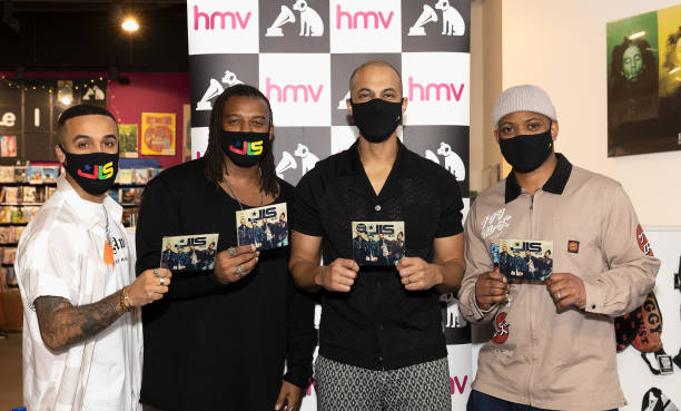 GBR: JLS Album Signing - Photocall