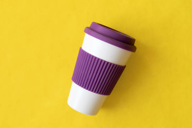 paper cups with lids