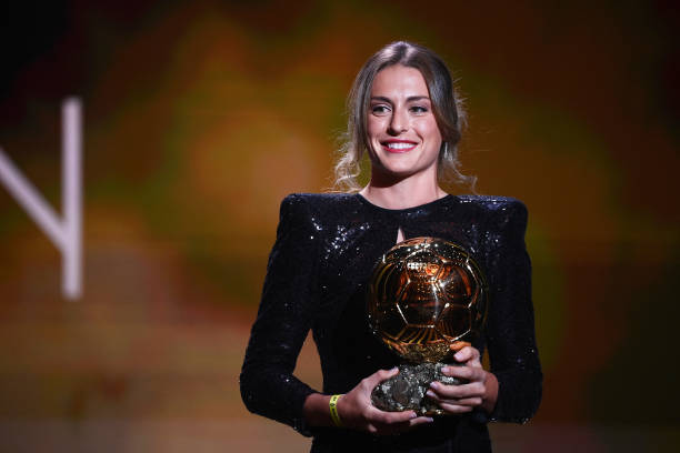 Barcelona's Spanish midfielder Alexia Putellas poses after being awarded the women's Ballon d'Or award during the 2021 Ballon d'Or France Football...