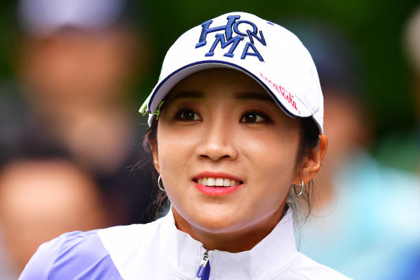 https://media.gettyimages.com/photos/bomee-lee-of-south-korea-smiles-on-the-7th-tee-during-the-first-round-picture-id1166936359?k=6&m=1166936359&s=612x612&w=0&h=OFD7IgzNjSaKN228ewmsfqec_1QsGvDigww-bMKU_i4=