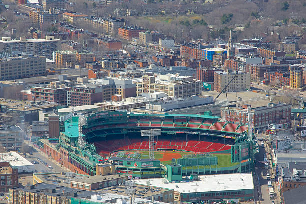 boston red soxs stadium fenway park picture id642319909?k=20&m=642319909&s=612x612&w=0&h=KAfDglzsraTYD3