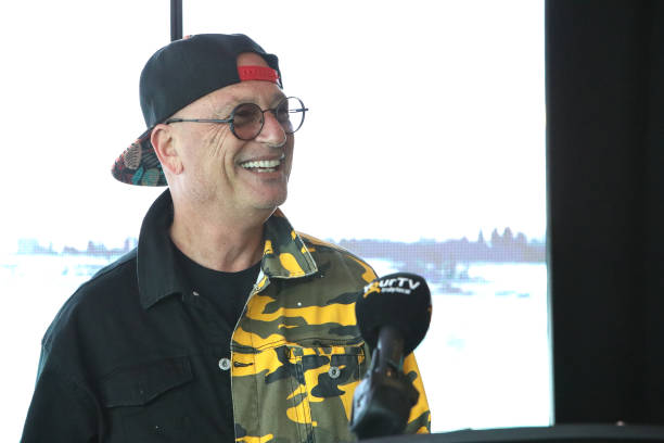 CAN: "Canada's Got Talent" Judge Howie Mandel Receives Key To The City Of Niagara Falls