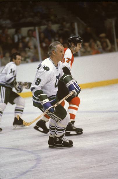 canadian-hockey-player-gordie-howe-of-the-hartford-whalers-skates-up-picture-id56731727