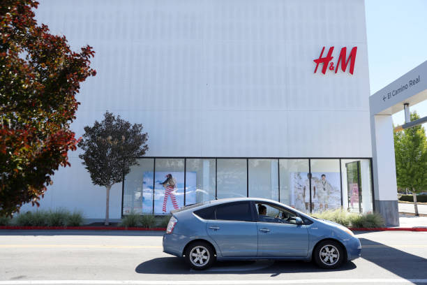 CA: Quarterly Sales For Swedish Retail Giant H&M Jump 17 Percent