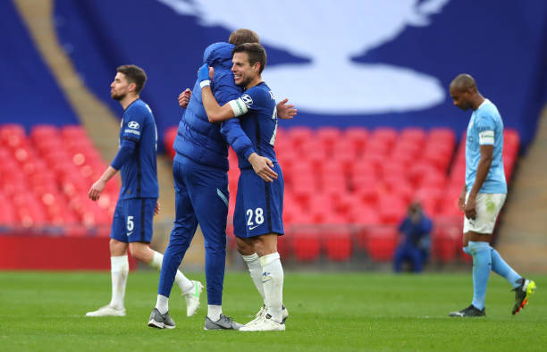 Cesar Azpilicueta of Chelsea celebrates with Thomas Tuchel after the Semi Final of the Emirates FA Cup match between Manchester City and Chelsea FC...