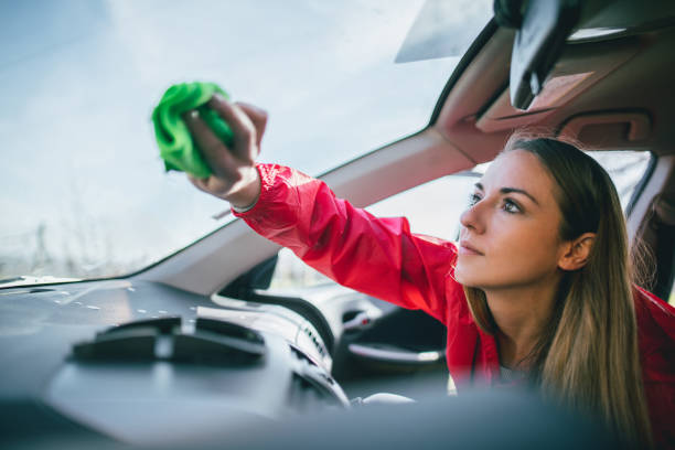 清掃車のインテリア - 洗車　窓 ストックフォトと画像