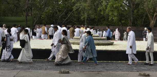 IND: Congress Party Leaders Pay Respect To Former Prime Minister Rajiv Gandhi On 31st Anniversary Of His Martyrdom