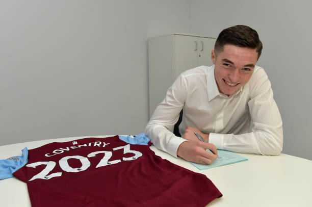 Conor Coventry of West Ham United Signs a New Contract Until 2023