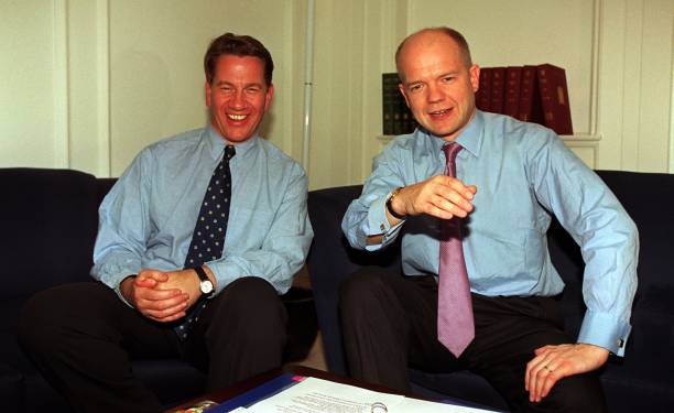 conservative-party-leader-william-hague-and-michael-portillo-who-is-picture-id830276936
