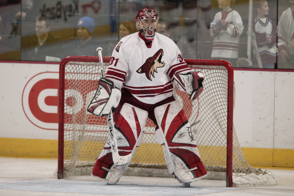 curtis-joseph-during-the-game-against-the-colorado-avalanche-on-26-picture-id116934743