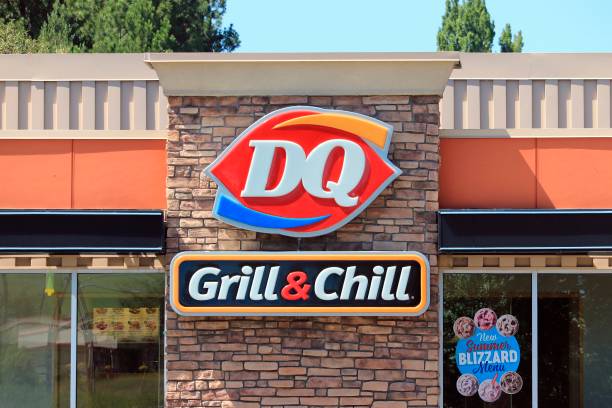 dairy queen logo on side of restaurant building picture
