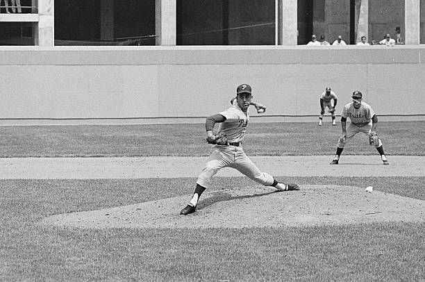 Darold Knowles Of The Philadelphia Phillies Pitches 1966 OLD BAS