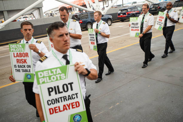 GA: Delta Pilots Picket Nationwide Protesting Protracted Contract Negotiations