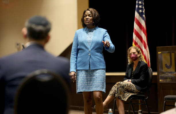 FL: Senate Candidate Rep. Val Demings Meets With Jewish Leaders In South Florida