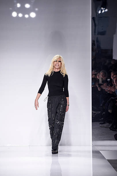 Versace : Runway - Paris Fashion Week - Haute Couture Spring Summer ...