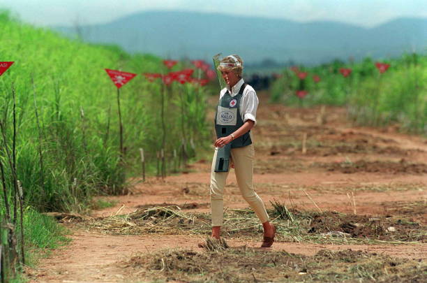AGO: 15th January 1997 - Princess Diana Walks Through A Minefield In Angola