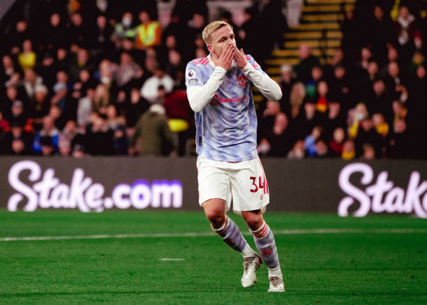 Donny van de Beek of Manchester United celebrates scoring a goal to make the score 2-1 during the Premier League match between Watford and Manchester...