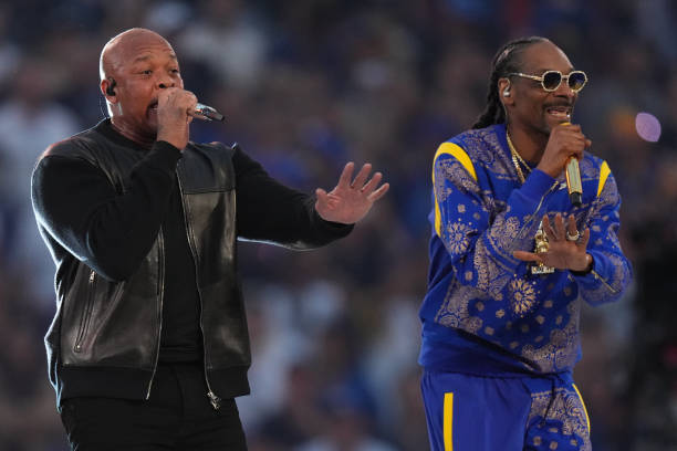dr Dre performs with Snoop Dogg on the Pepsi Halftime Show during the NFL Super Bowl LVI football game between the Cincinnati Bengals and the Los...