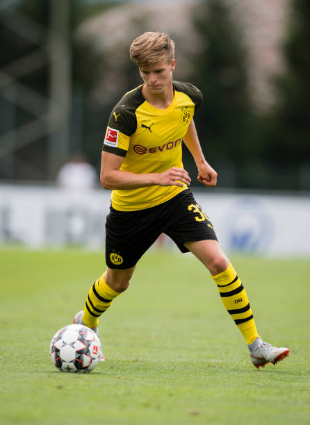 Maglia Home Borussia Dortmund Dženis Burnic Maglia Home Borussia Dortmund Dženis Burnic