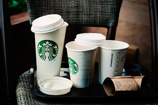 empty-starbucks-paper-cups-picture-id535