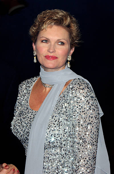 fiona-fullerton-attends-the-james-bond-die-another-day-royal-world-picture-id158074178?k=6&m=158074178&s=612x612&w=0&h=Kvrub83ViAuaYsRshSR3F9dLJnGcoU8enE2hhkIVdyU=