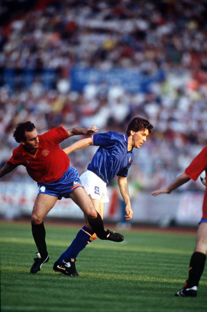 Football, European Championships, Frankfurt, West Germany, 14th June 1988, Italy 1 v Spain 0, Italy's Carlo Ancelotti tangles with Spain's Ricardo...