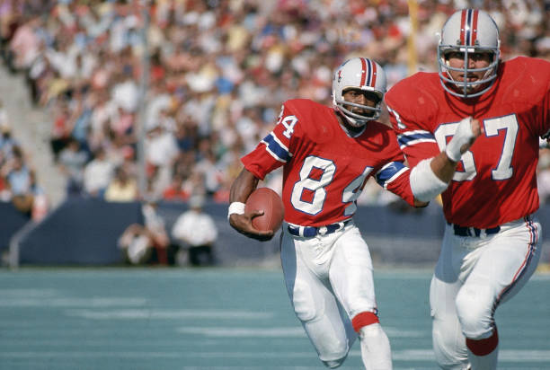 football-new-england-patriots-darryl-stingley-in-action-vs-baltimore-picture-id154233467