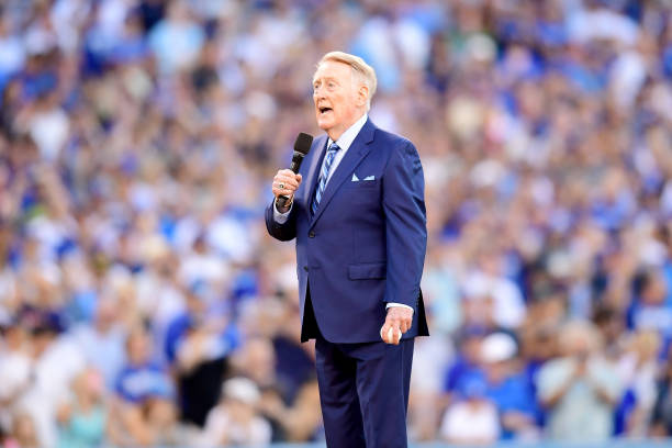 Former Los Angeles Dodgers broadcaster Vin Scully speaks to fans before Game 2 of the 2017 World Series between the Houston Astros and the Los...