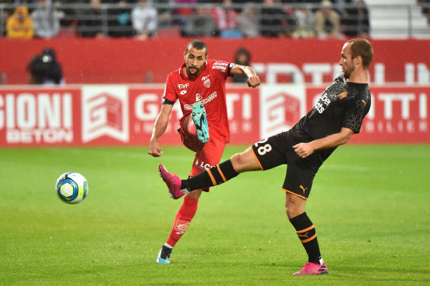 Championnat de France de football LIGUE 1 2018-2019-2020 - Page 28 Fouad-chafik-of-dfco-and-valere-germain-of-om-during-the-ligue-1-picture-id1170789155?k=6&m=1170789155&s=612x612&w=0&h=lhPr0G5GxwtNyhcMHxl_SvIC_gYtix5KAy-S5UHRoZE=