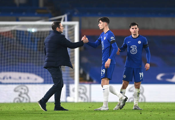 Frank Lampard, Manager of Chelsea shakes hands with Mason Mount of Chelsea after the Premier League match between Chelsea and Tottenham Hotspur at...